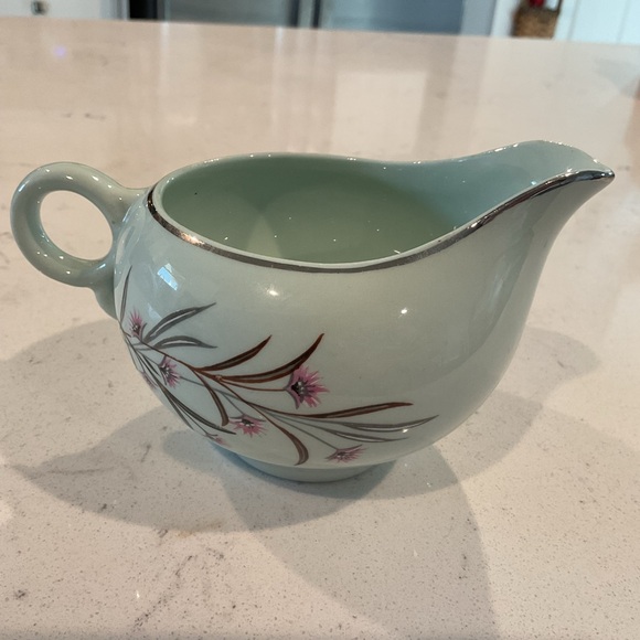 Universal Pottery Creamer Pale Blue w/Pink Flowers & Silver Trim Retro Kitchen - Picture 2 of 10